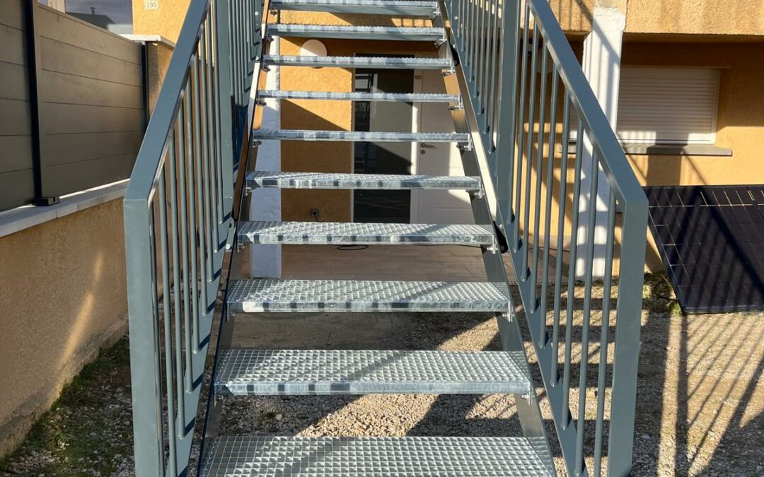 Escalier extérieur Saint-Jean de Thurigneux (01) – 4