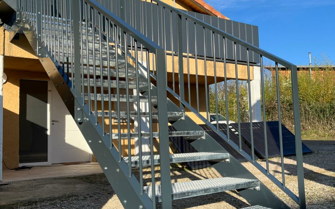 Escalier extérieur Saint-Jean de Thurigneux (01) – 3