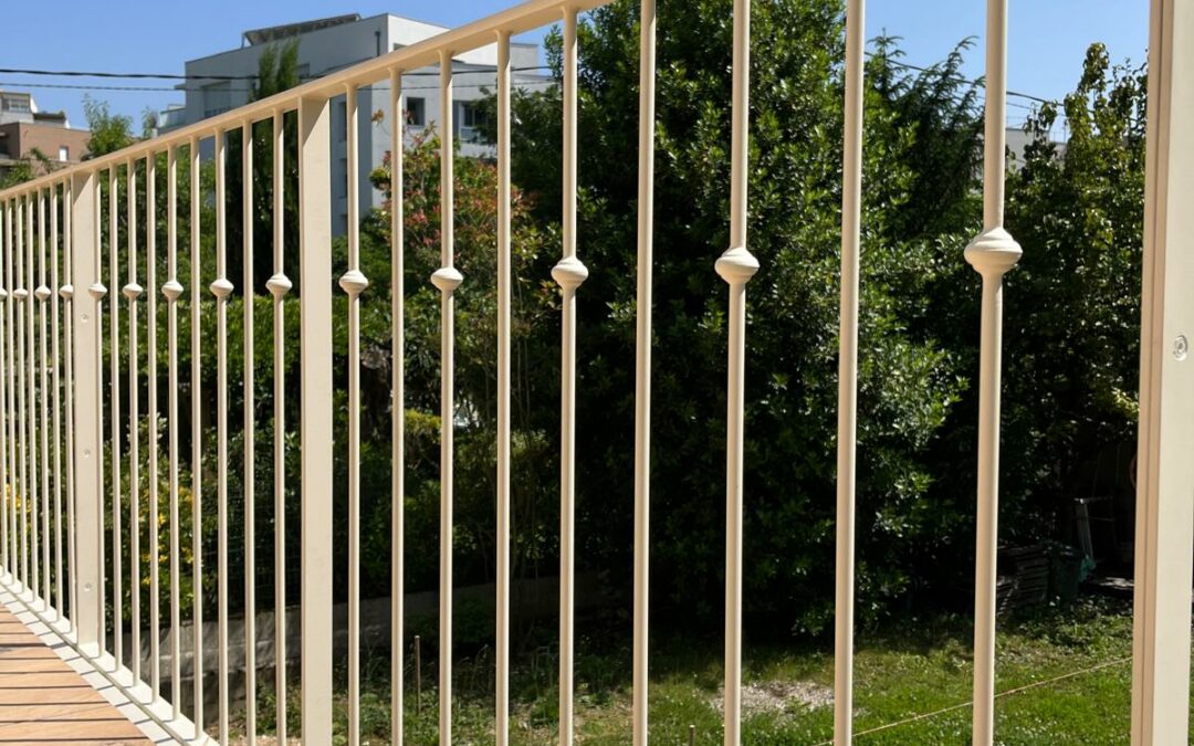 Garde corps barreaudé avec garnitures de barreaux à Caluire et cuire (69) – 2