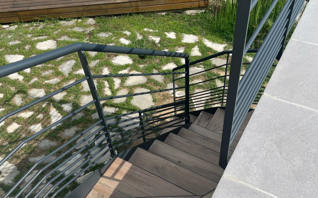 Garde corps et escalier exterieur à Montluel (01)-2