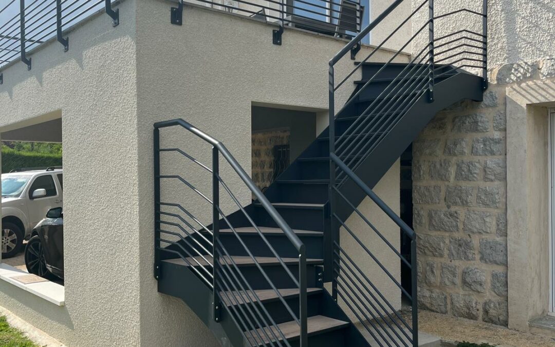 Garde corps et escalier exterieur à Montluel (01)-3