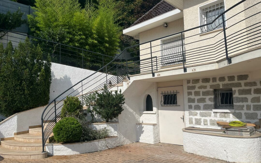 Garde corps et escalier exterieur à Montluel (01)-4