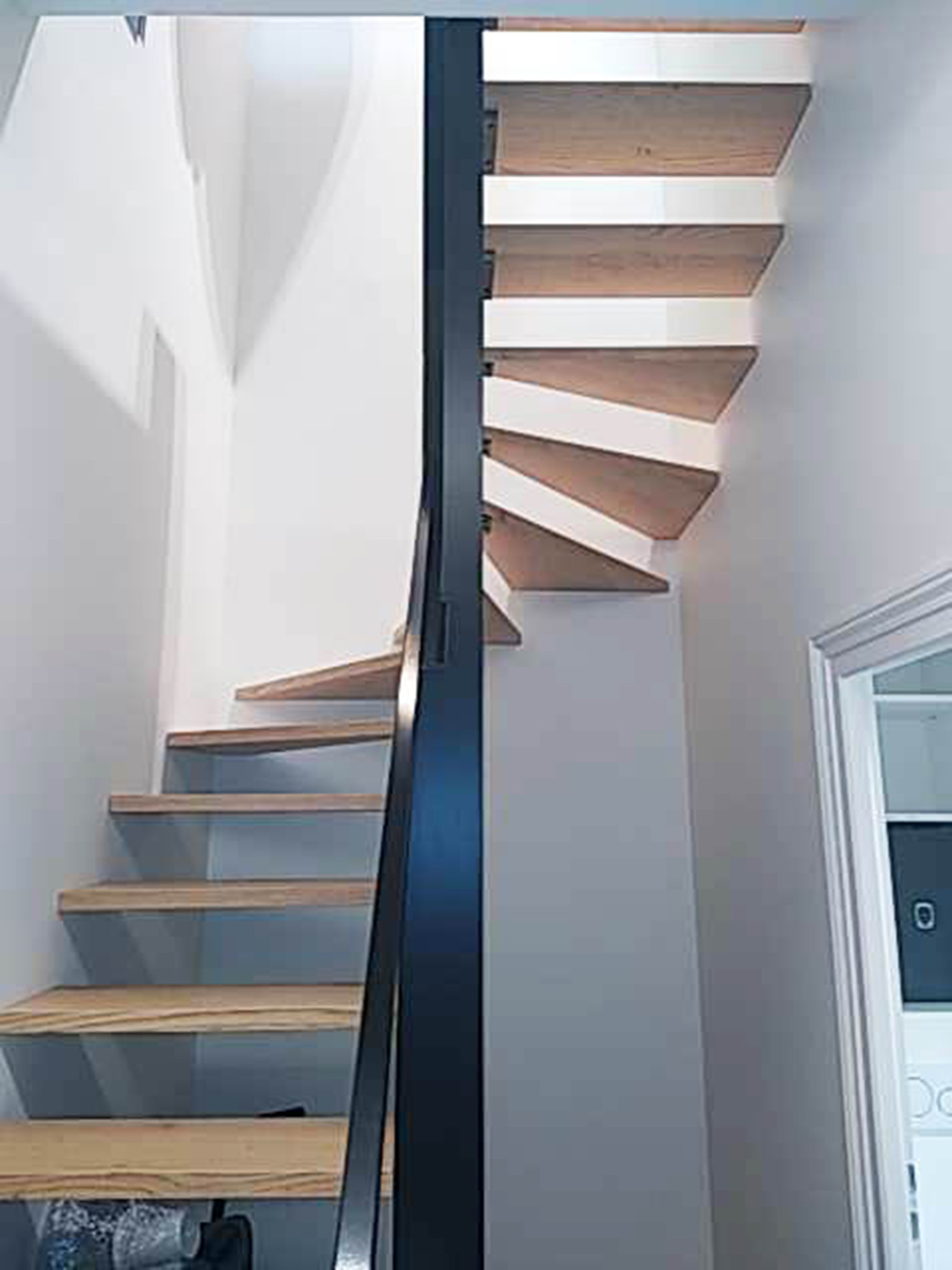 escalier moderne metal et bois